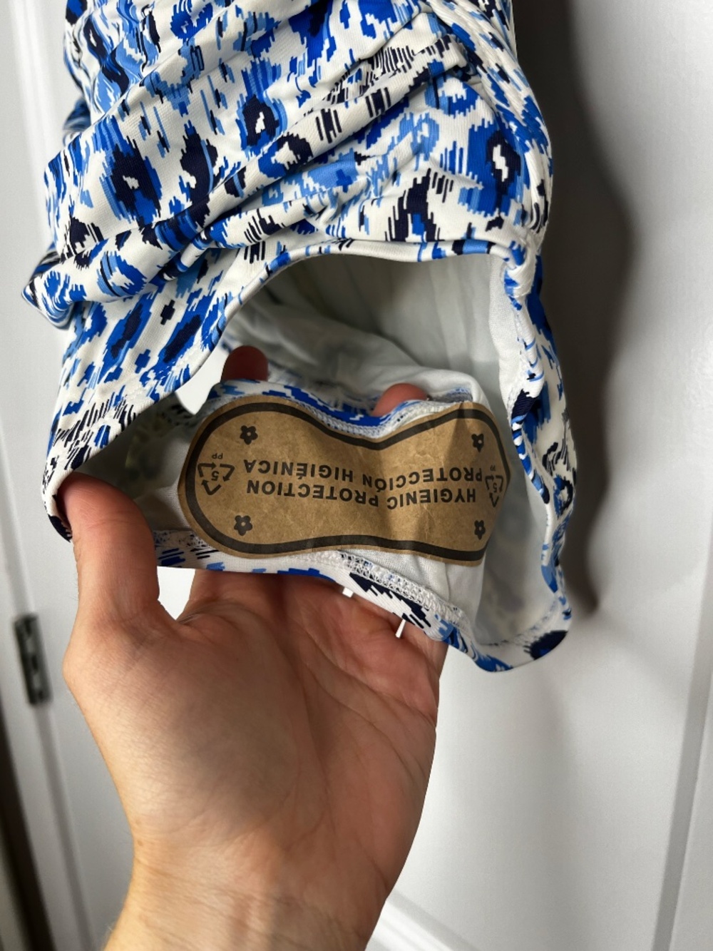 Tommy Bahama Swimsuit – Size 4 - Picture 3 of 10